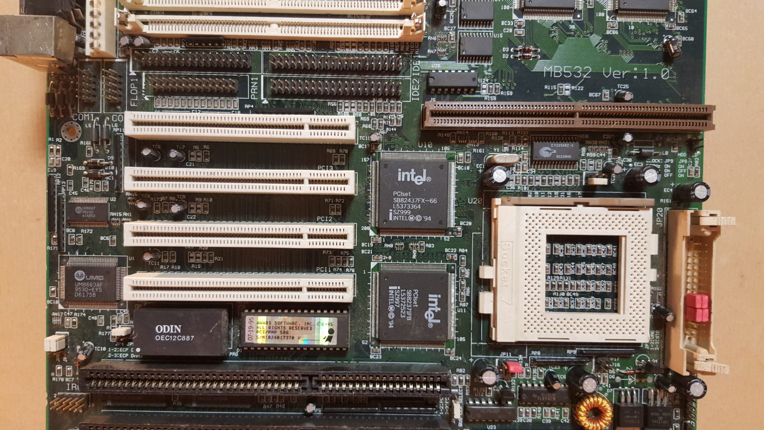 Powertech MB532 Ver 1.0 Socket 7 Motherboard, Intel PCIset SB82437FX-66